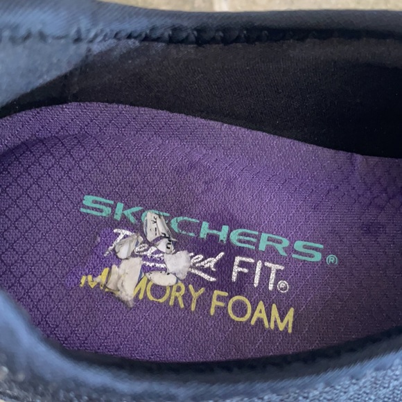 SKECHERS BLACK RELAXED FIT SNEAKERS - Picture 5 of 6